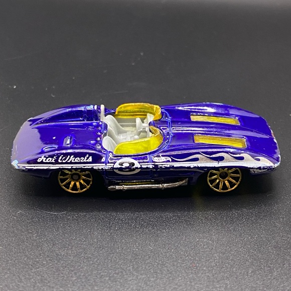 Hot Wheels Bundle of 5 Corvette-VW Bug-Yellow Morris Mini-Tomb Up-Supdogg - Picture 7 of 14